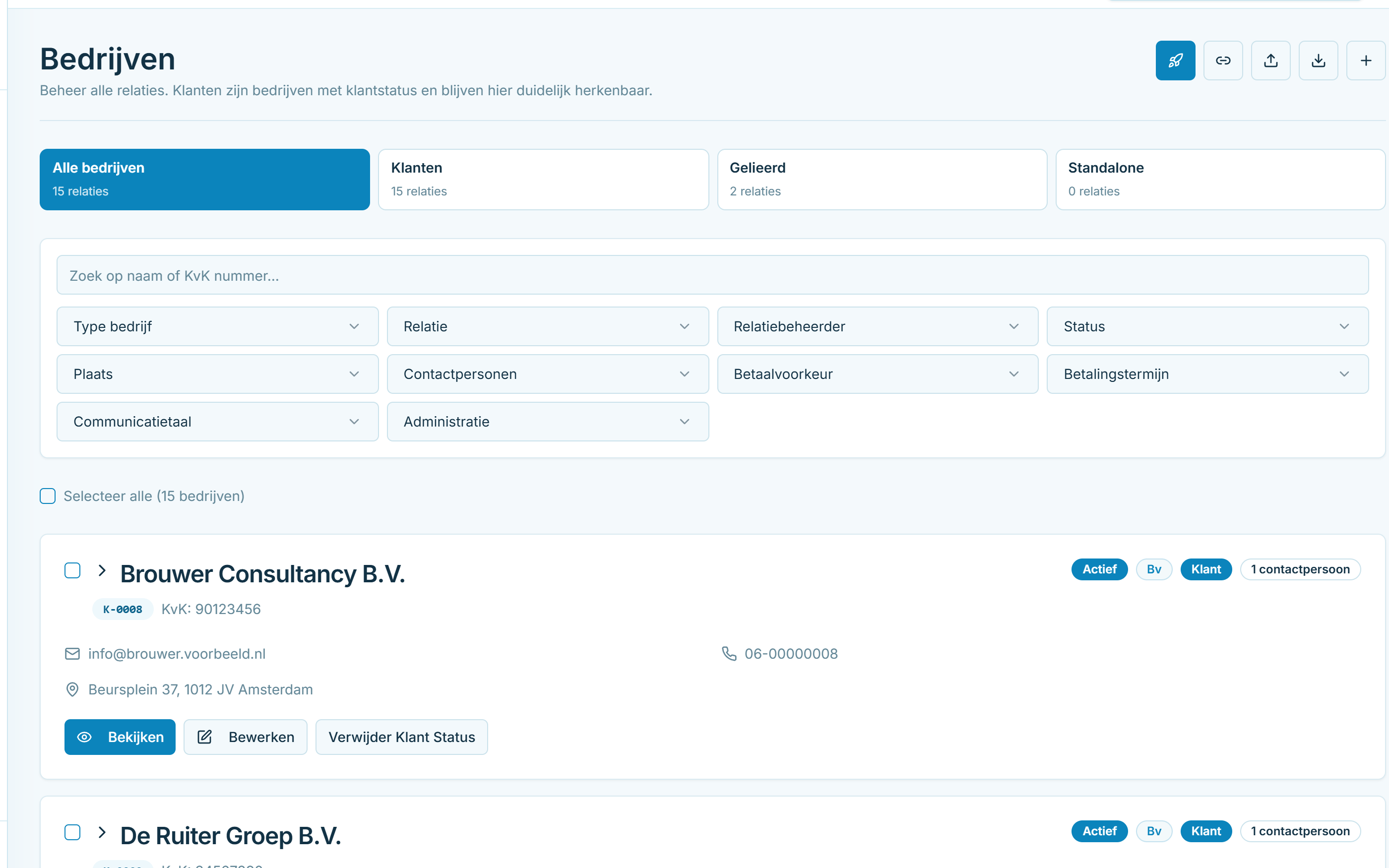 Klantkaart in Fintiq Desk met bedrijfsgegevens en contactinformatie.
